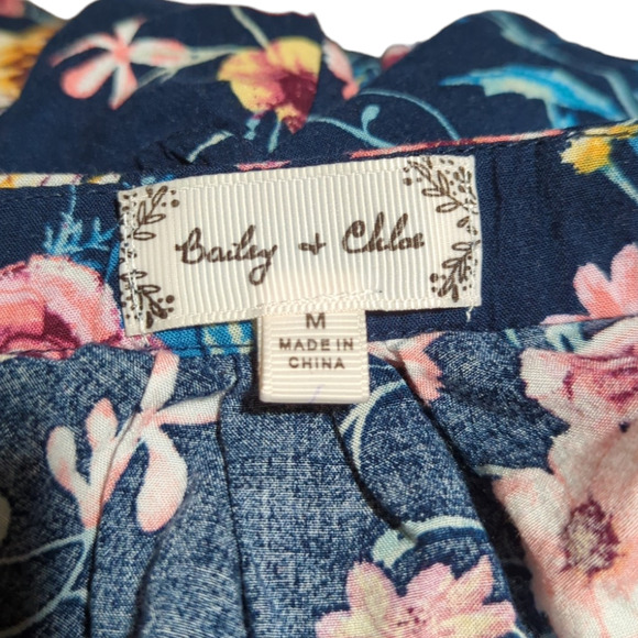 BAILEY & CHLOE Black Floral Sleeveless V-Neck Top Medium - Picture 5 of 6